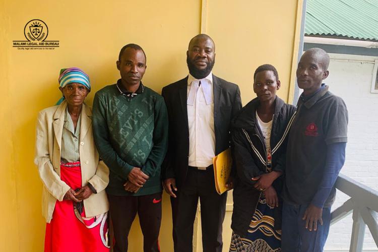 Msume with counsel and family